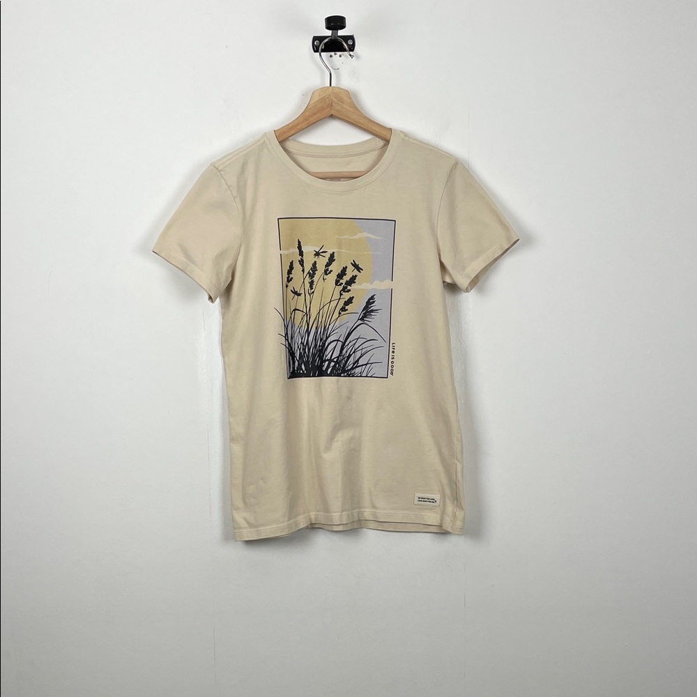 Life Is Good Crusher Cattail Sun Set Short Sleeve Cream Graphic Womens M T-Shirt